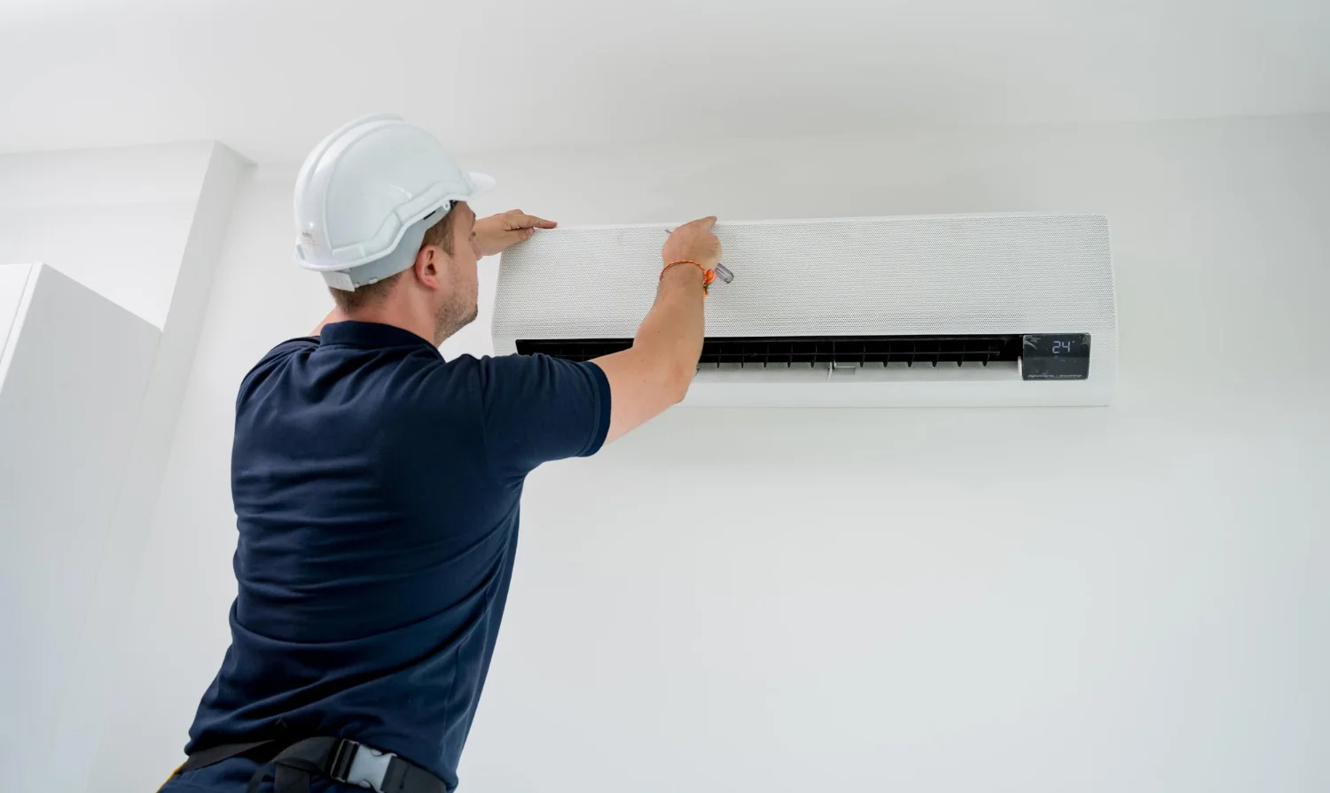 Comprehensive Air Conditioning Maintenance in Reading img
